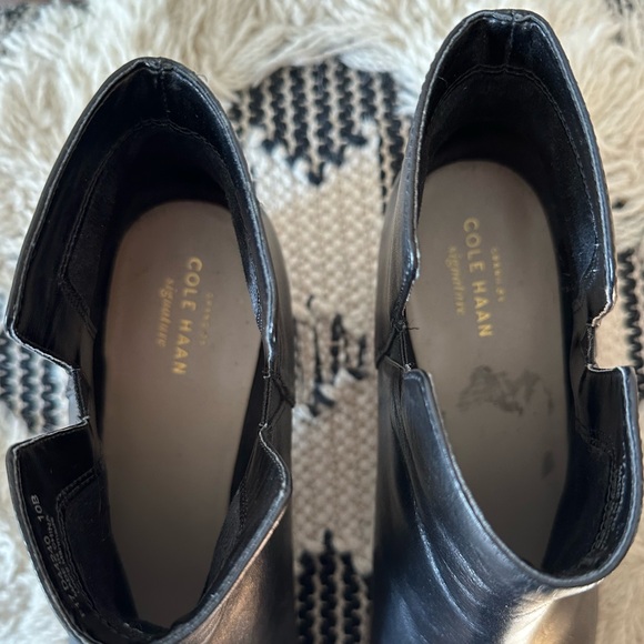 Cole Haan Abott Women’s Size 10 Black Leather Comfortable Chic Versatile Booties - Picture 4 of 11